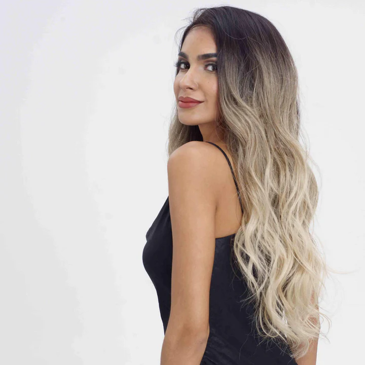 Perruque Synthétique TAMARA -Semi Naturelle Ondulée - Sleek Hair